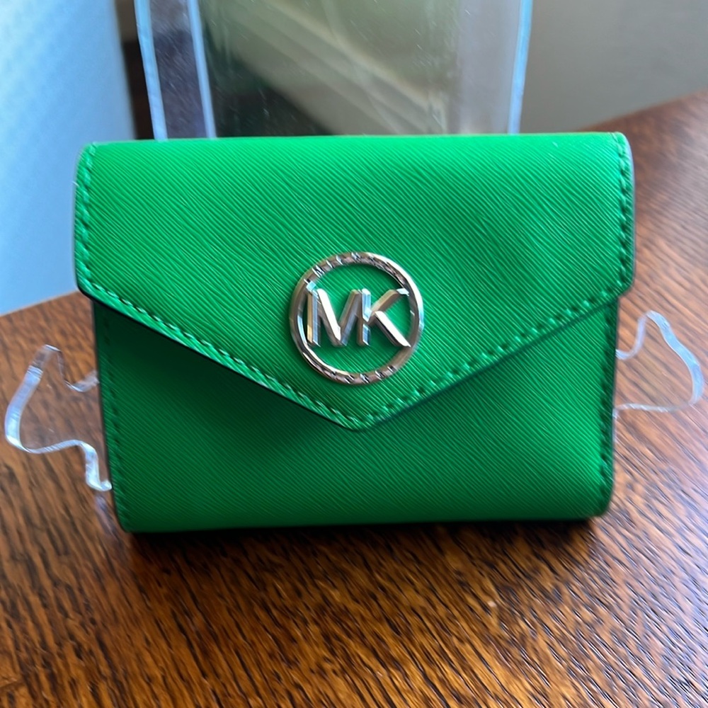 Michael Kors Greenwich Wallet